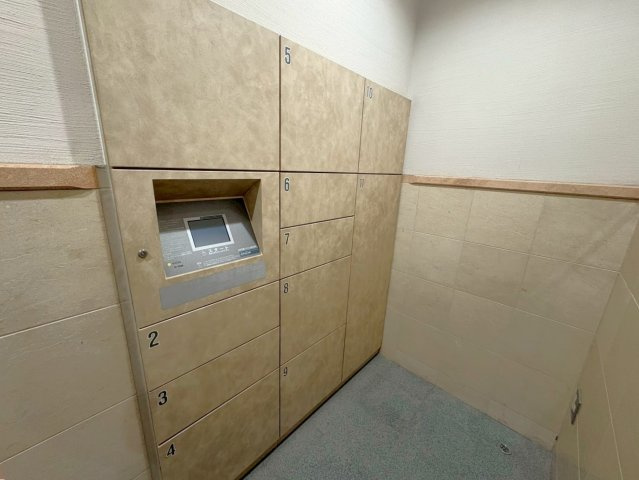 京都市営地下鉄烏丸御池線「烏丸御池」駅まで徒歩２分◆角住戸２ＬＤＫ◆アスティミア御池東洞院通の設備|宅配ボックス