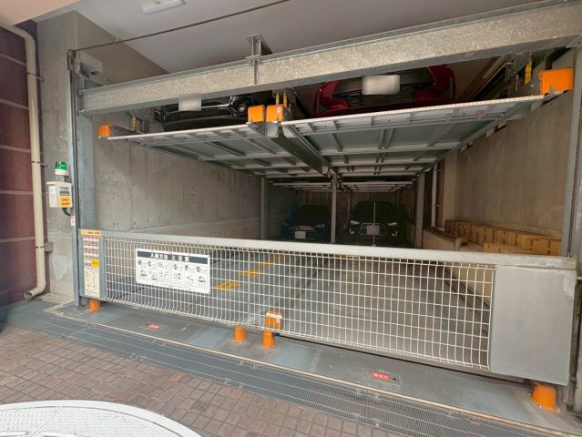 京都市営地下鉄烏丸御池線「烏丸御池」駅まで徒歩２分◆角住戸２ＬＤＫ◆アスティミア御池東洞院通の駐車場|駐車場