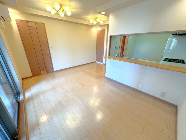 京都市営地下鉄烏丸御池線「烏丸御池」駅まで徒歩２分◆角住戸２ＬＤＫ◆アスティミア御池東洞院通の居間・リビング|リビング