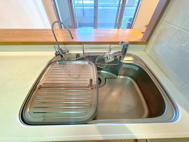 京都市営地下鉄烏丸御池線「烏丸御池」駅まで徒歩２分◆角住戸２ＬＤＫ◆アスティミア御池東洞院通のキッチン|シンク
