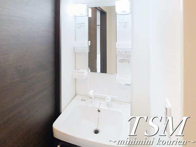 ジーメゾン枚方南中振の独立洗面台