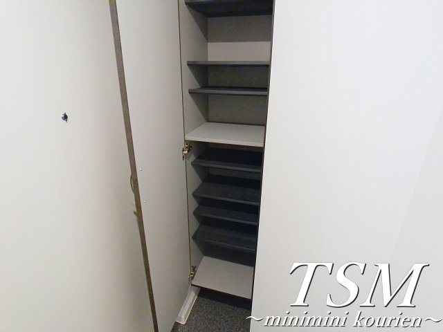 ジーメゾン枚方南中振の収納|シューズボックス