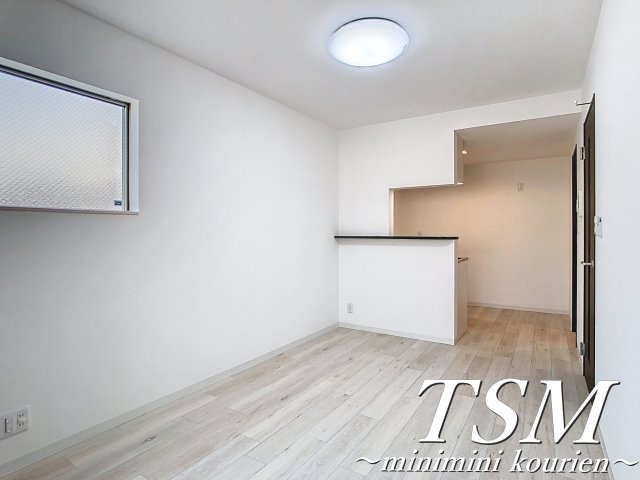 ジーメゾン枚方南中振の居間・リビング