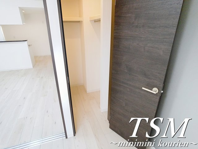 ジーメゾン枚方南中振の収納