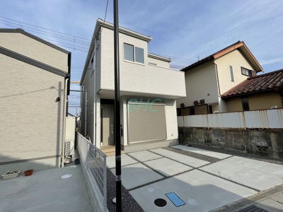 【外観】 | 神宮町 | 街に溶け合う美しい景観を生みだしているにも関わらず、採光や風通しを考えて設計された間取り。優雅なひと時をお過ごしいただける筈です。