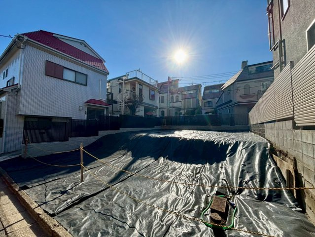 新宿区高田馬場3丁目　建築条件無し売地　残1区画の前面道路含む現地写真|現地写真（2025.12.12撮影）

現地ご見学希望・資料請求などお気軽にお問い合わせ下さい！
03-5990-5201