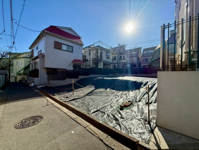 新宿区高田馬場3丁目　建築条件無し売地　残1区画の前面道路含む現地写真|現地写真（2025.12.12撮影）

現地ご見学希望・資料請求などお気軽にお問い合わせ下さい！
03-5990-5201