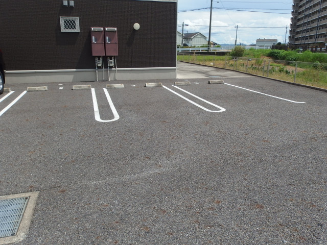 イデアルボヌールの駐車場