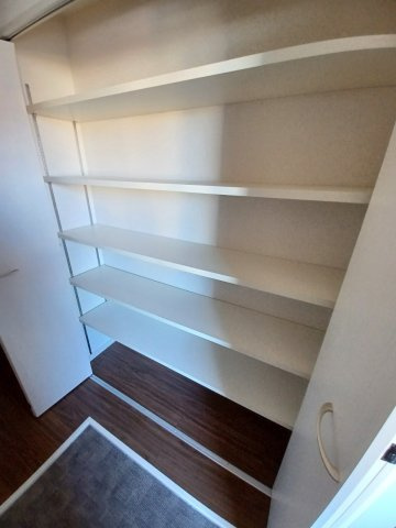 ロワイエの玄関|収納