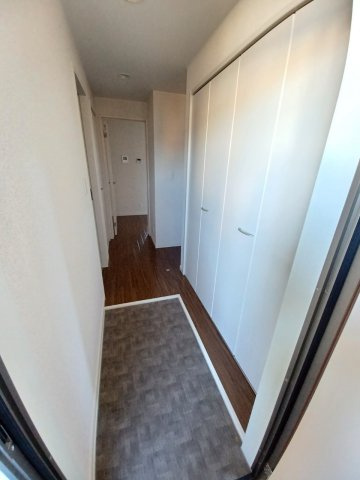 ロワイエの玄関|室内側