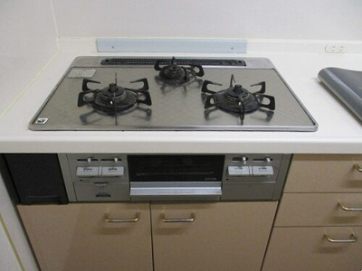 【設備】 | サーパスシティ新屋敷一番館 | ３口ガスコンロ