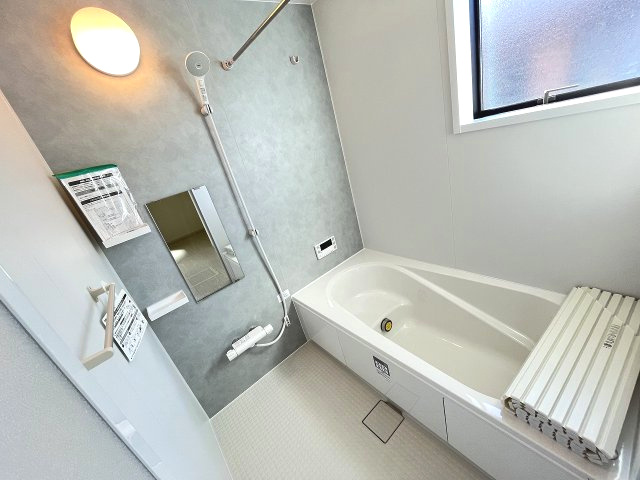 【浴室】 | 福岡市西区今津13期・平屋　1号棟（全1棟）【仲介手数料無料・0円】 | 現地写真。浴室です。