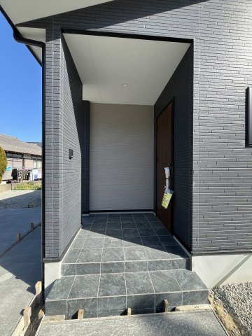 【玄関】 | 福岡市西区今津13期・平屋　1号棟（全1棟）【仲介手数料無料・0円】 | 現地写真。