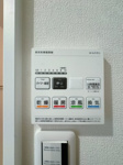 【設備】 | アンピール海の中道アクアヴィラ☆仲介手数料無料☆ | 【浴室換気乾燥機付き】天候を気にせずお洗濯が可能。清潔感溢れるバスルームで、一日の疲れをゆったりと癒やせます。日々のメンテナンスもしやすい仕様です。