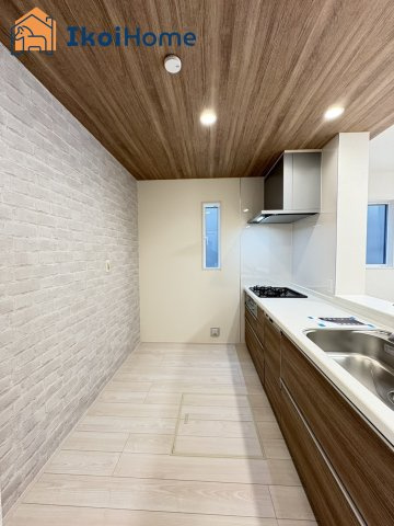 神戸市西区竹の台1丁目２期1号棟　新築戸建のキッチン|【ホームページに現地動画掲載中】●年中無休：当日予約可●キッチン同色のカップボードご依頼も承ります