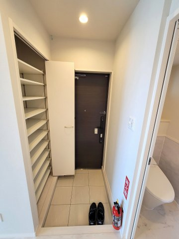 プレミアムコート浦添勢理客の玄関|浦添市売マンション｜プレミアムコート浦添勢理客｜アイランドリゾート沖縄