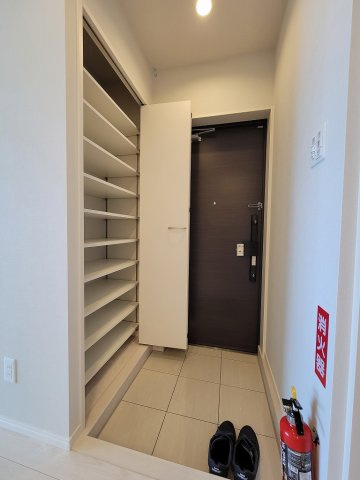 プレミアムコート浦添勢理客の玄関|浦添市売マンション｜プレミアムコート浦添勢理客｜アイランドリゾート沖縄