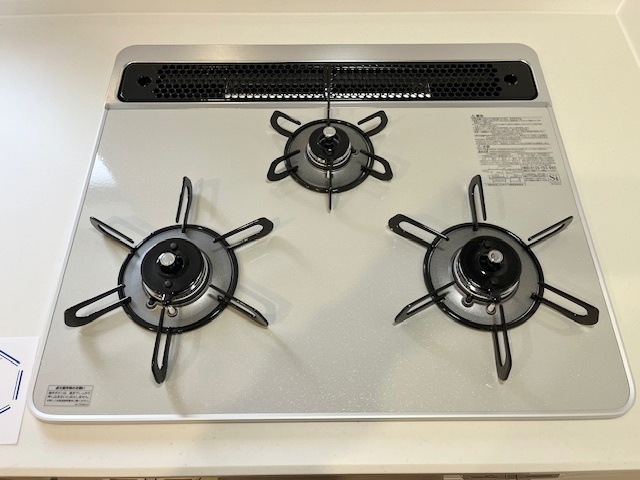 練馬区春日町1丁目のキッチン|気軽にお手入れができるガラストップコンロ