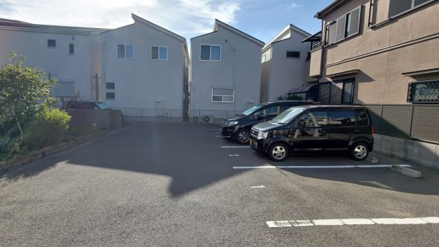 グレースガーデンの駐車場