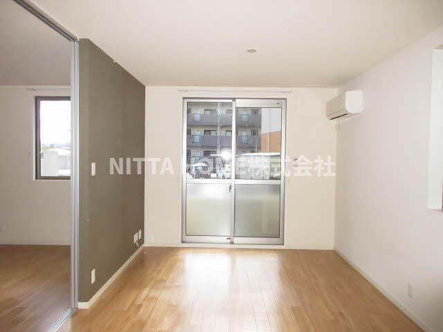 ルミエール・ヴェールの居間・リビング|１２．１帖のゆったりとしたリビングルーム☆