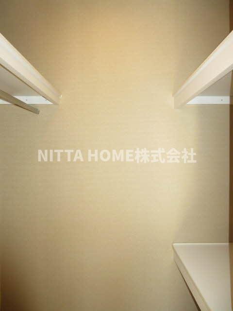 ルミエール・ヴェールの収納|ウォークインクローゼット完備で衣類の収納もバッチリ♪