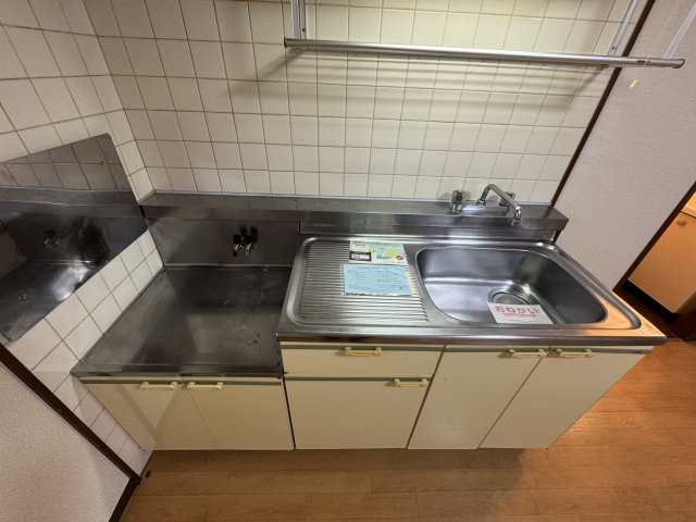 メゾンワタヌキのキッチン|キッチン　上収納