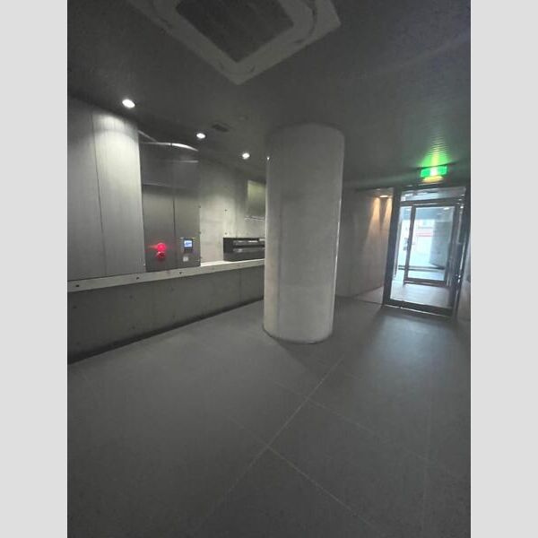 大阪市北区南扇町の店舗一部のロビー