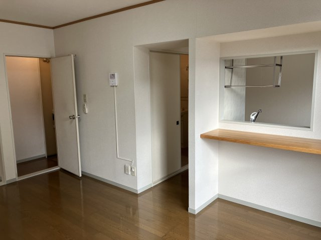 ビューティフルヒル美丘Ｄの居間・リビング|LDK12帖