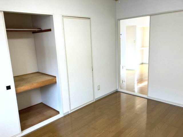 ビューティフルヒル美丘Ｄの洋室|洋室6帖（リビング側）