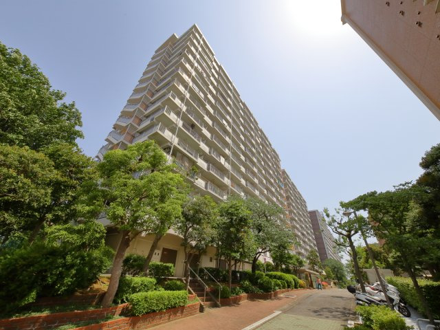 ■落ち着いたデザインの外観が、周囲の環境と調和しています。静かな住宅地にぴったりの雰囲気です。