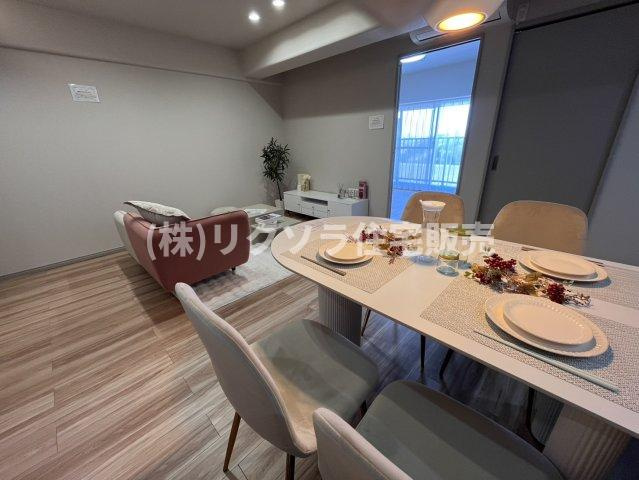 枚方淀川公園スカイハイツの居間・リビング|LDK16.4帖
■物件内覧・資金計画相談・住宅ローン相談、リフォーム相談、お問合せ受付中■
※当日・翌日のご内覧、ご相談はお電話でのお問合せがスムーズです！