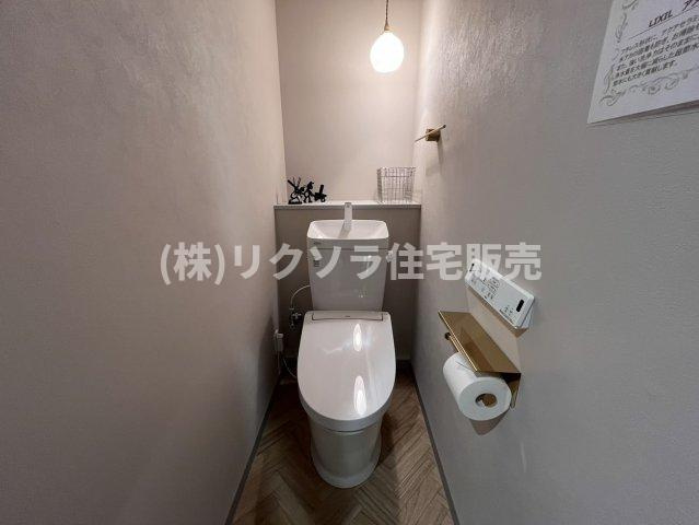 枚方淀川公園スカイハイツのトイレ|温水洗浄便座付き
■物件内覧・資金計画相談・住宅ローン相談、リフォーム相談、お問合せ受付中■
※当日・翌日のご内覧、ご相談はお電話でのお問合せがスムーズです！