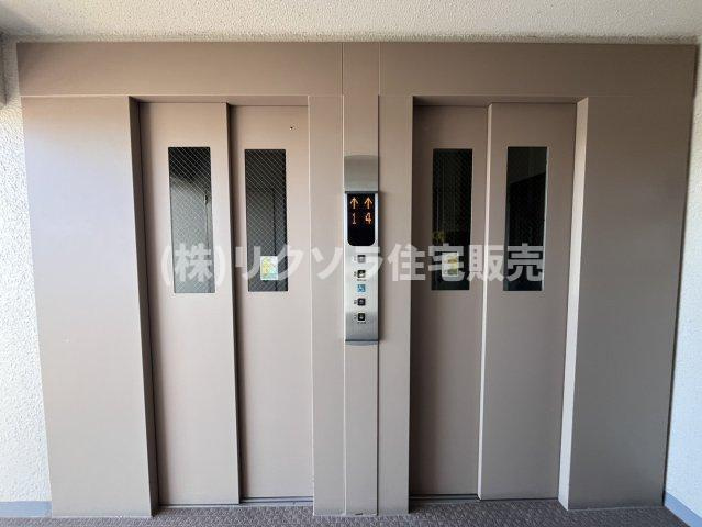 枚方淀川公園スカイハイツのその他共用部分|エレベーター2基
■物件内覧・資金計画相談・住宅ローン相談、リフォーム相談、お問合せ受付中■
※当日・翌日のご内覧、ご相談はお電話でのお問合せがスムーズです！