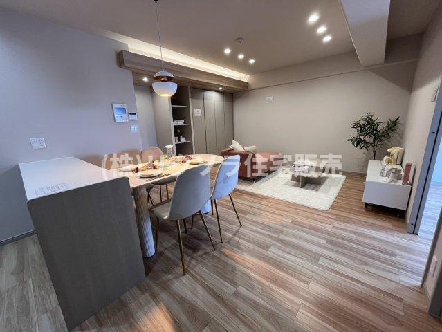 枚方淀川公園スカイハイツの居間・リビング|LDK16.4帖
■物件内覧・資金計画相談・住宅ローン相談、リフォーム相談、お問合せ受付中■
※当日・翌日のご内覧、ご相談はお電話でのお問合せがスムーズです！