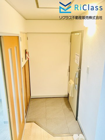 天保山第5コーポ1号棟の玄関