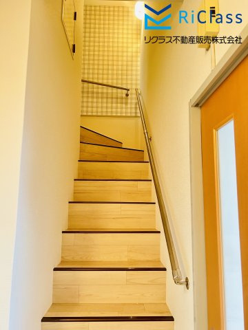 天保山第5コーポ1号棟の内装|階段です