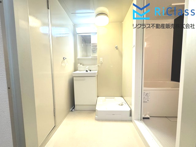 天保山第5コーポ1号棟の独立洗面台|独立洗面台、朝の身支度には欠かせません
ランドリースペースあります