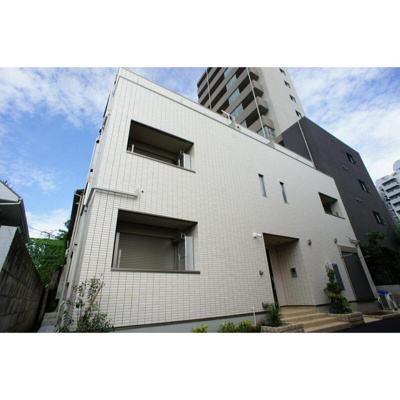 【外観】 | エミル新宿 | 綺麗な外観。