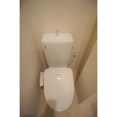 【トイレ】 | エミル新宿 | 温水洗浄便座。