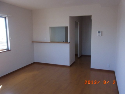 【居間・リビング】 | サンライズヒルズ | 13.5帖のきれいなLDK。