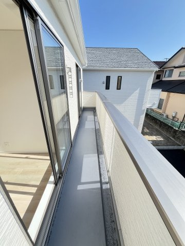 【バルコニー】 | 福岡市南区鶴田4丁目第10　1号棟（全1棟）【仲介手数料無料・0円】 | 施工例。施工例は完成時と異なる場合があります。
