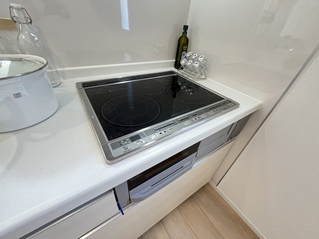 【キッチン】 | 福岡市南区鶴田4丁目第10　1号棟（全1棟）【仲介手数料無料・0円】 | 施工例。施工例は完成時と異なる場合があります。