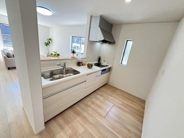 【キッチン】 | 福岡市南区鶴田4丁目第10　1号棟（全1棟）【仲介手数料無料・0円】 | 施工例。施工例は完成時と異なる場合があります。