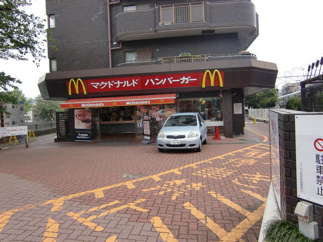 マクドナルドまで494m