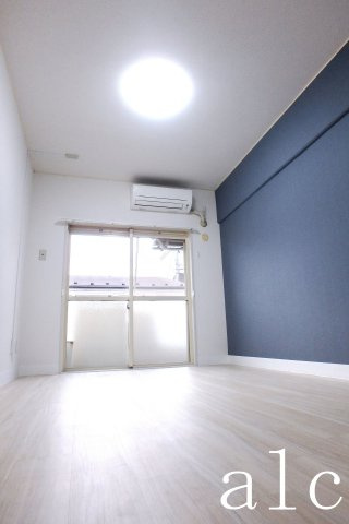 パールシティ中野の居間・リビング|※同物件別部屋参照