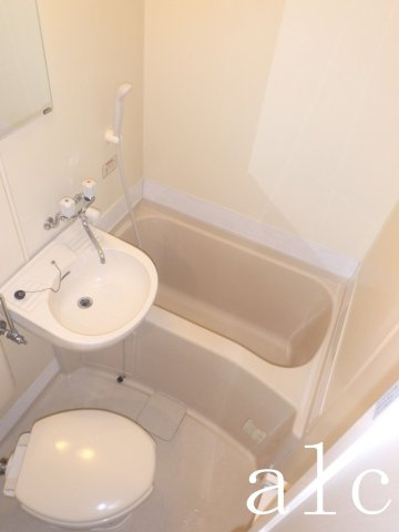 パールシティ中野の浴室|※同物件別部屋参照