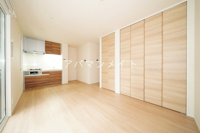 【居間・リビング】 | メゾンドゆめが丘 | こちらのリビングで趣味の時間をお楽しみください