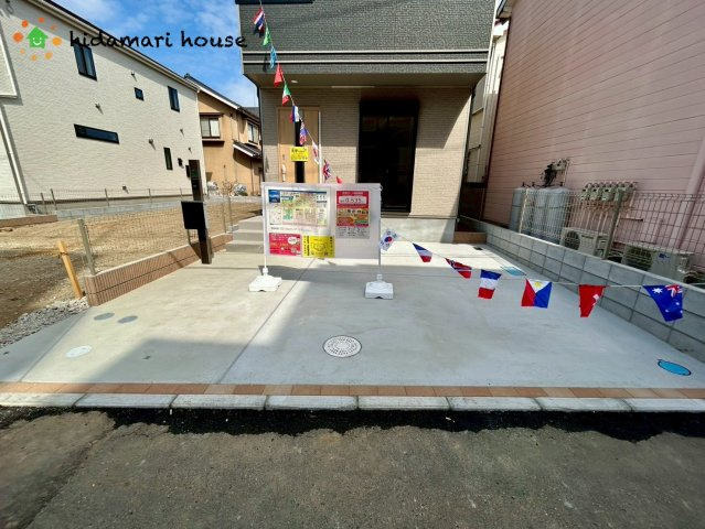 上尾市西宮下第7　新築戸建　ハートフルCの駐車場