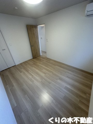 【寝室】 | ヒナタ・アサヒノⅡ | 広くて明るい寝室