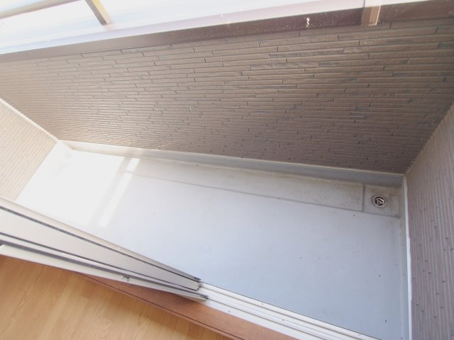 ぺろ・い・ふぁみりあ中野東A棟のバルコニー